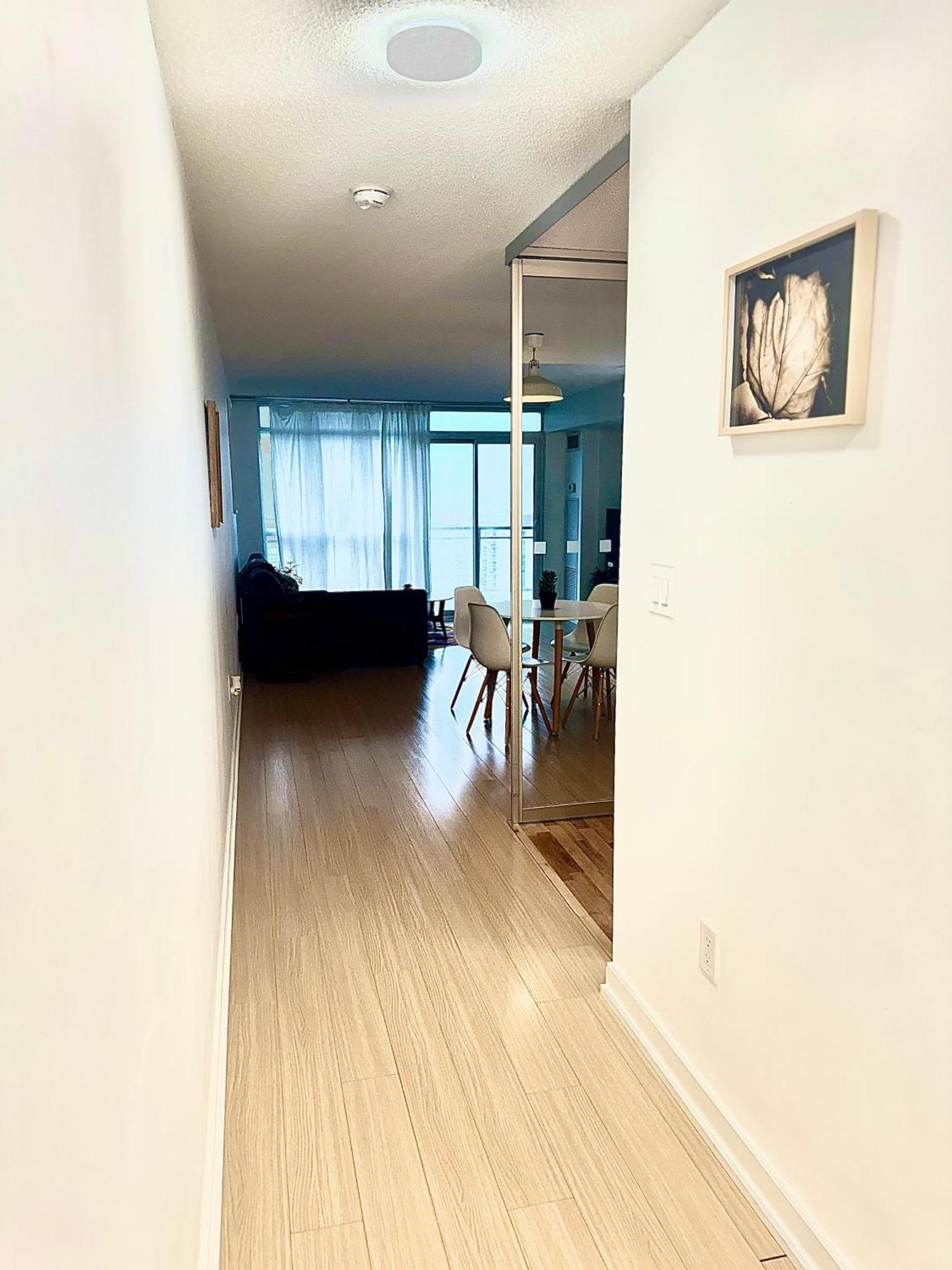 Lush Condo By Cntower - Free Parking Toronto Exterior foto